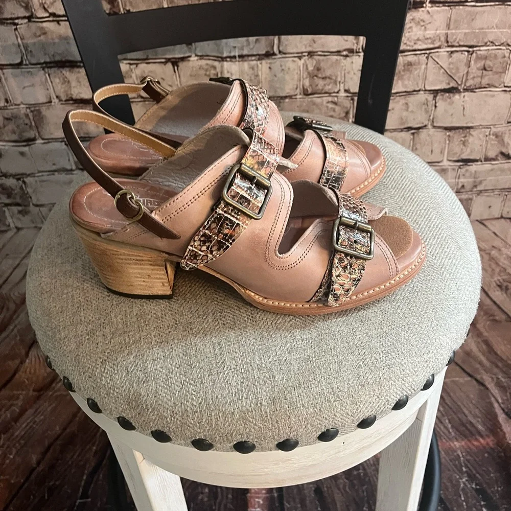 Comfortable Women's Leather Slingback Sandals - Neutral Pink - Picture 3 of 6
